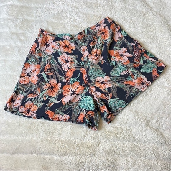 Floral Tropical Print Boho Mini Shorts Size S - Picture 8 of 12